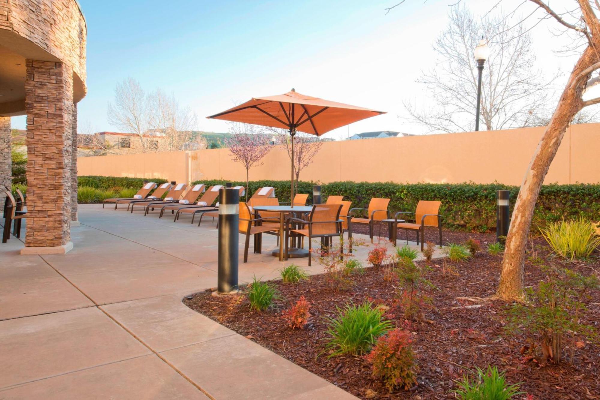 Courtyard By Marriott Sacramento Folsom Hotel Luaran gambar